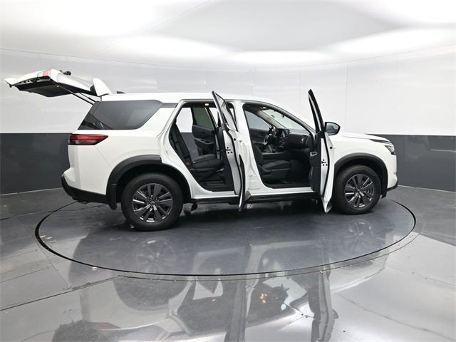 2024 Nissan Pathfinder S