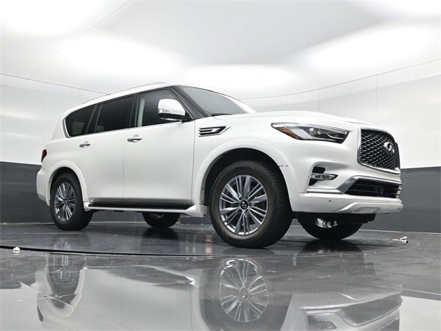 2024 INFINITI QX80 LUXE