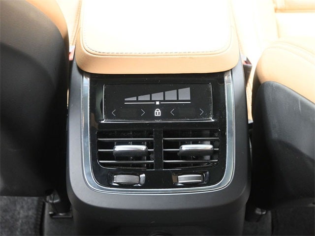 2021 Volvo XC90 Recharge Plug-In Hybrid T8 Inscription 7 Passenger