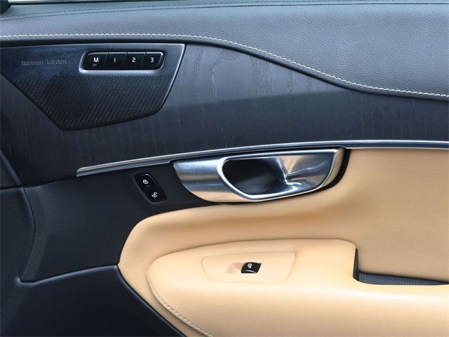 2021 Volvo XC90 Recharge Plug-In Hybrid T8 Inscription 7 Passenger